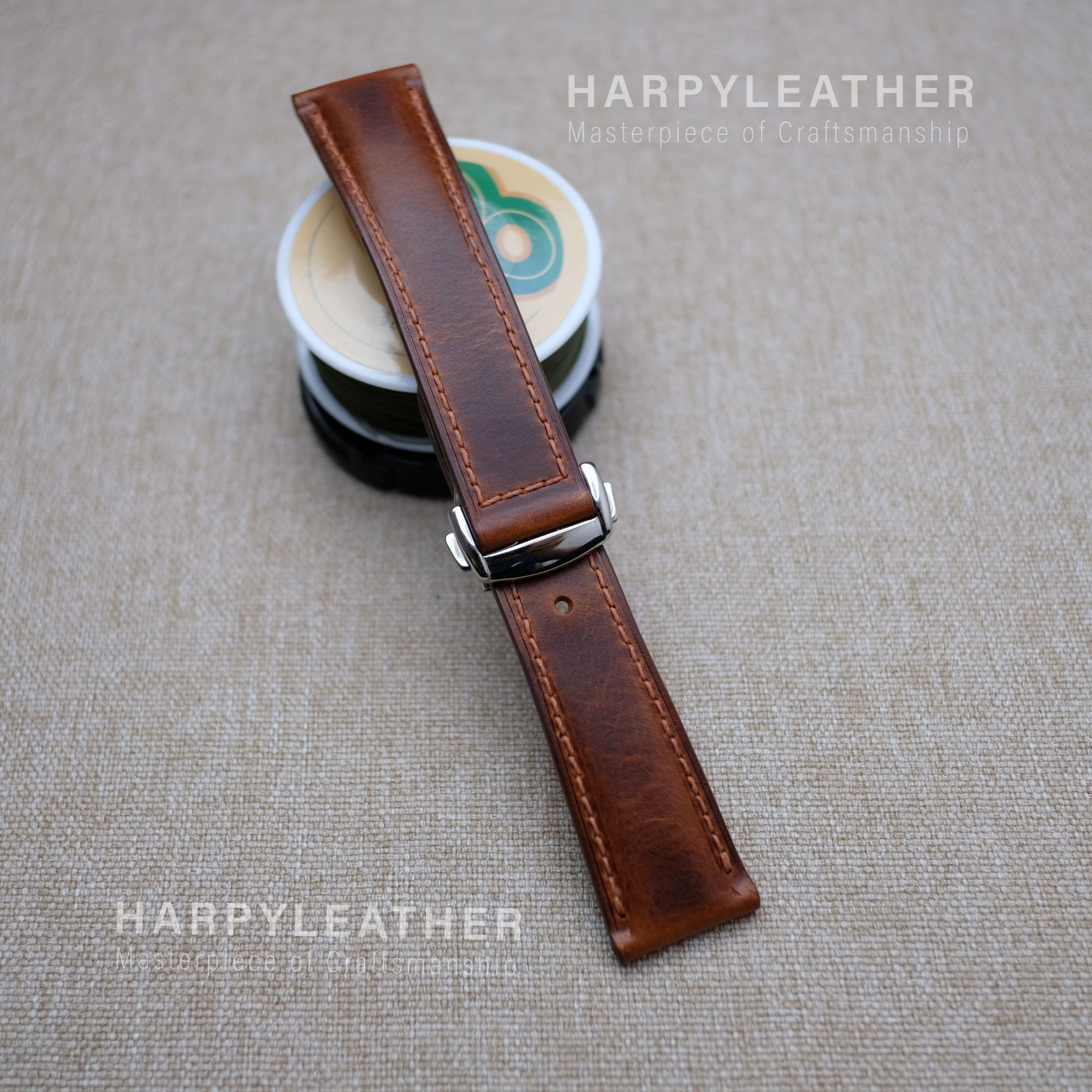 Brown waxy strap style clasp Brown waxy strap style clasp 4