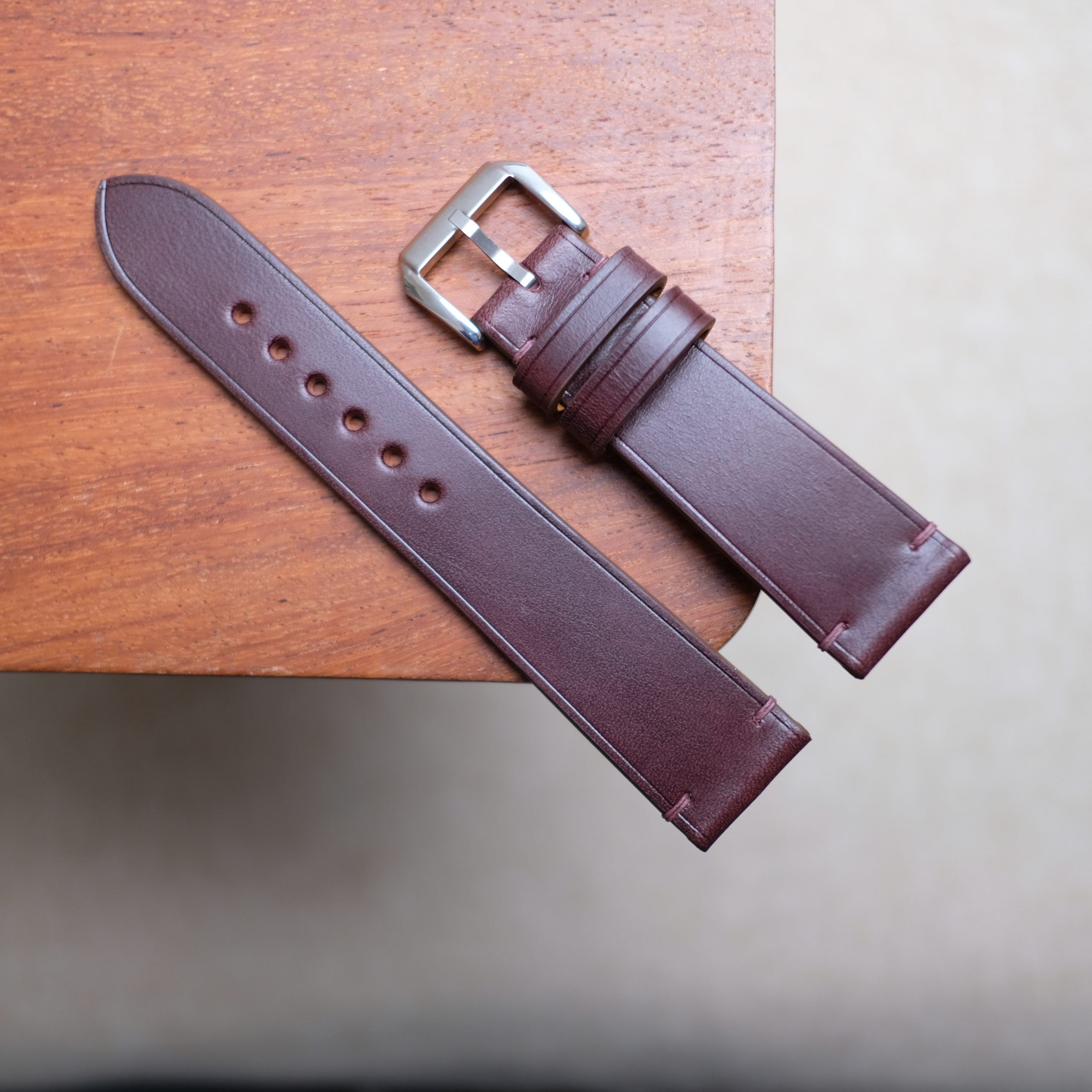 bordeaux-museum-slim-leather-watch-strap-2 bordeaux museum slim leather watch strap 2 scaled